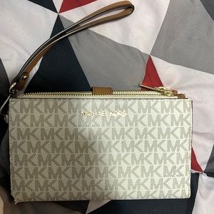 Never used sis tryna get ride of stuff